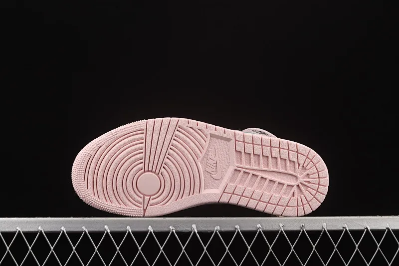 All Categories Air Jordan Jordan Series Basketball Shoes Air Jordan 1 High Pure Original Version Air Jordan 1 High OG Atmosphere AJ1 Joe 1 Bubble Gum High Top Basketball Shoes DD9335-641